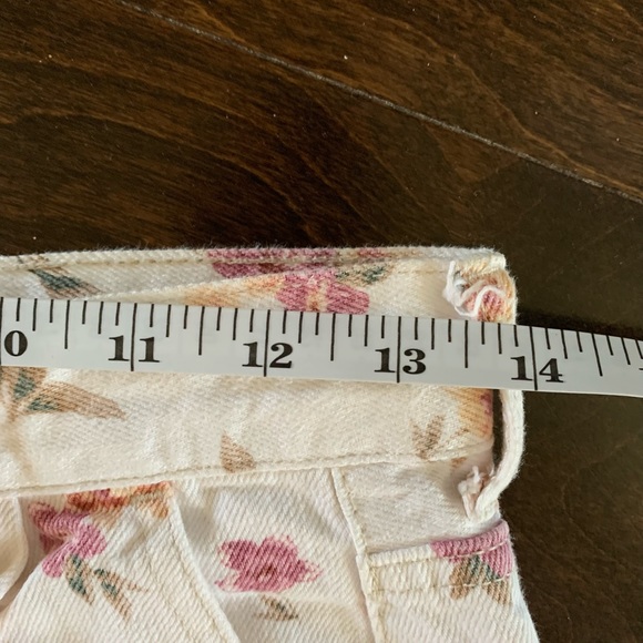 AE hi-rise shorts - Picture 4 of 7